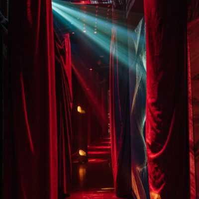 Club Chinois backstage