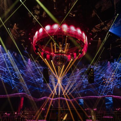 Club Chinois interior with light show